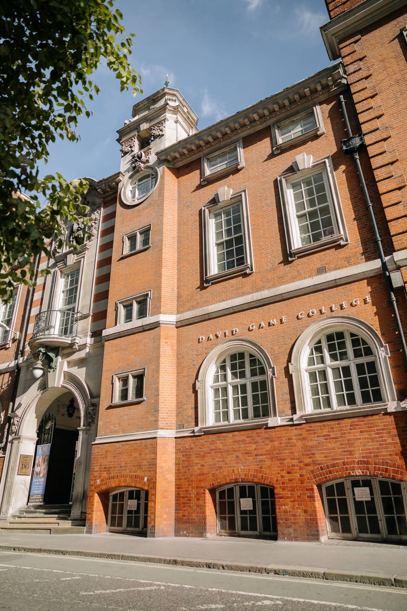 KAE Kensington Academy of English